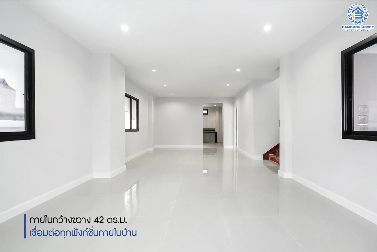 บ้านมือสองตกแต่งใหม่ ม.ลานทอง ติวานนท์-ปากเกร็ด เนื้อที่ 54 ตร.ว. ฟังก์ชั่น 4 ห้องนอน 2 ห้องน้ำ 2 ที่จอดรถ สะดวกทุกการเดินทาง บนทำเลติด ถ.ติวานนท์ ใกล้เซ็นทรัล และทางด่วน "แจ้งวัฒนะ" และเพียง 5 นาทีถึง "ห้าแยกปากเกร็ด"